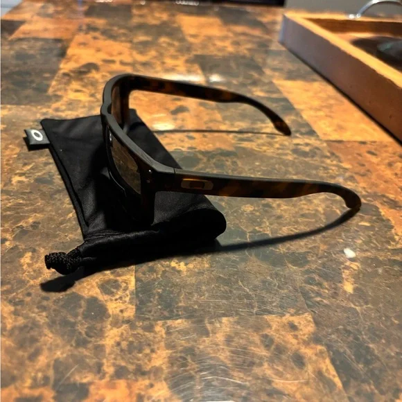 Oakley Holbrook Matte Brown Tortoise Sunglasses - Picture 3 of 4